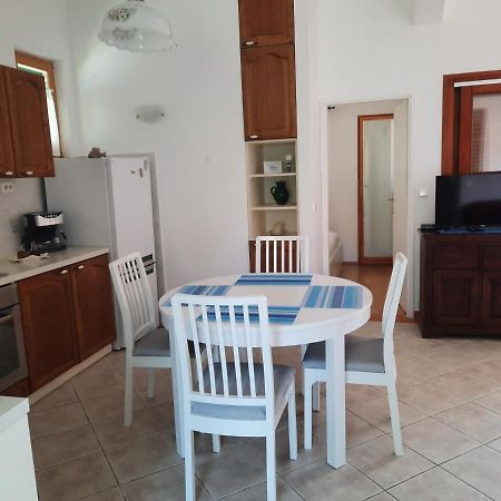 Apartments Summer Touch Petrcane Bagian luar foto