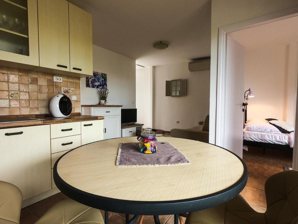 Apartments Summer Touch Petrcane Bagian luar foto