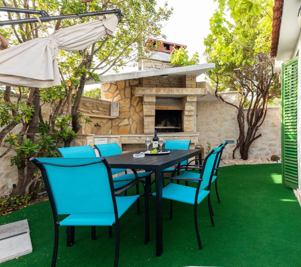 Apartments Summer Touch Petrcane Bagian luar foto