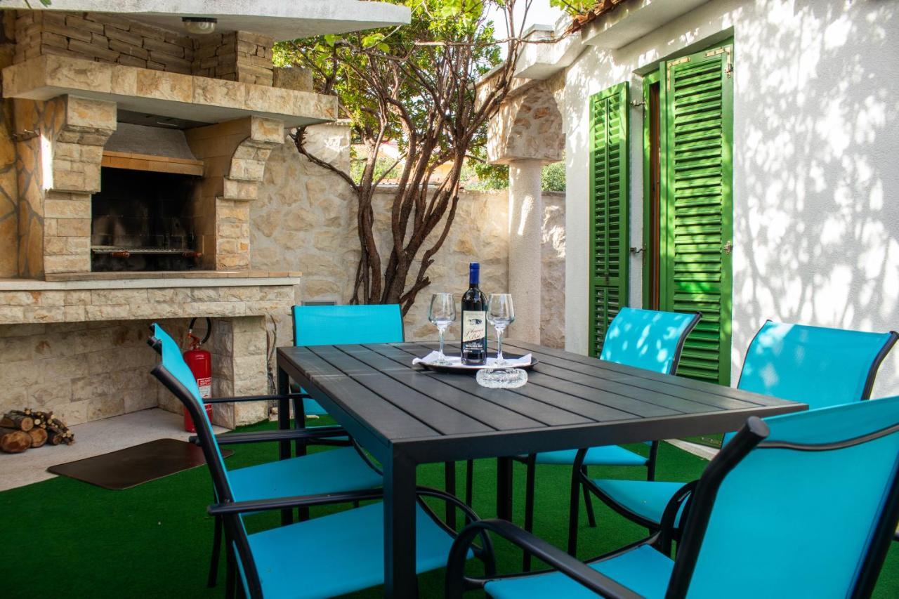 Apartments Summer Touch Petrcane Bagian luar foto