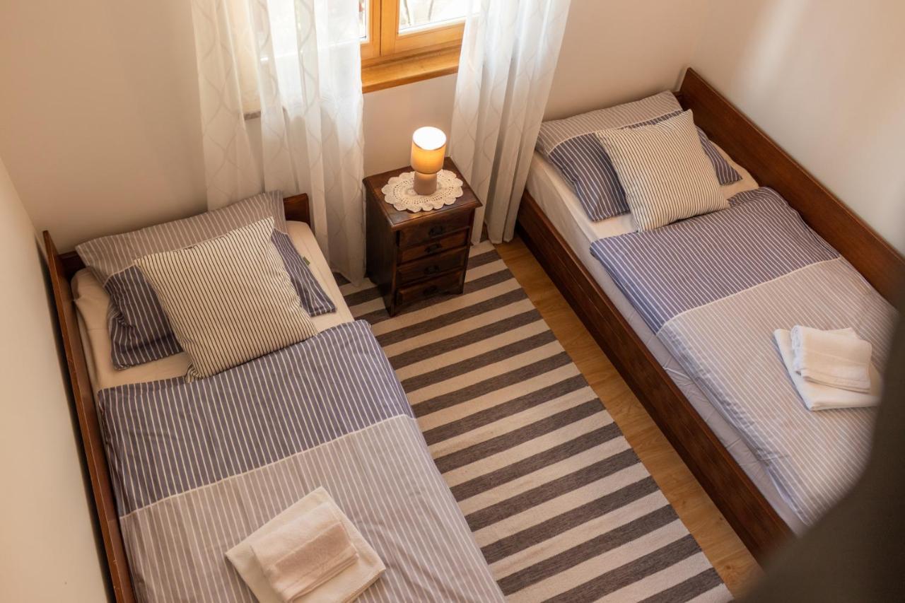Apartments Summer Touch Petrcane Bagian luar foto