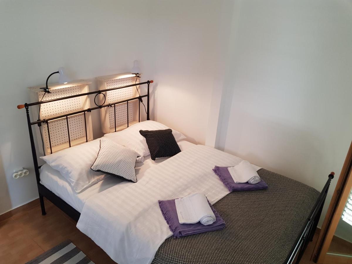 Apartments Summer Touch Petrcane Bagian luar foto