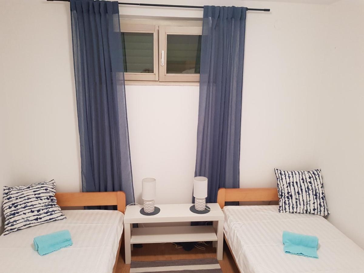 Apartments Summer Touch Petrcane Bagian luar foto