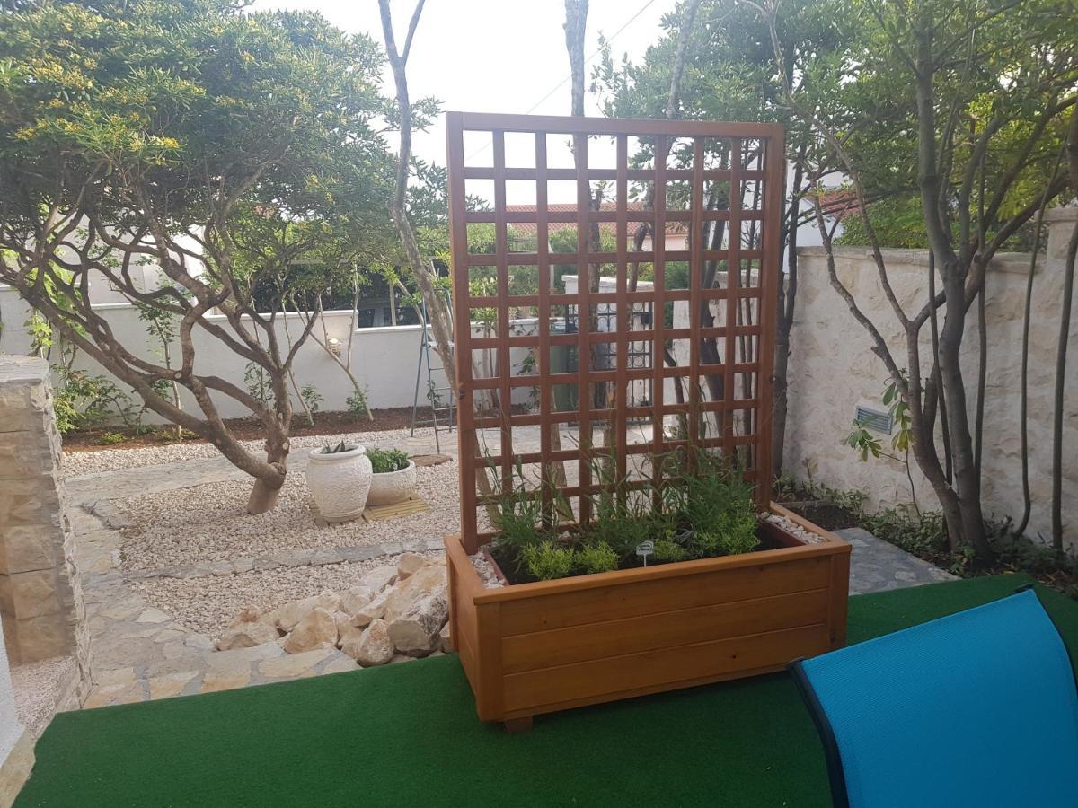 Apartments Summer Touch Petrcane Bagian luar foto