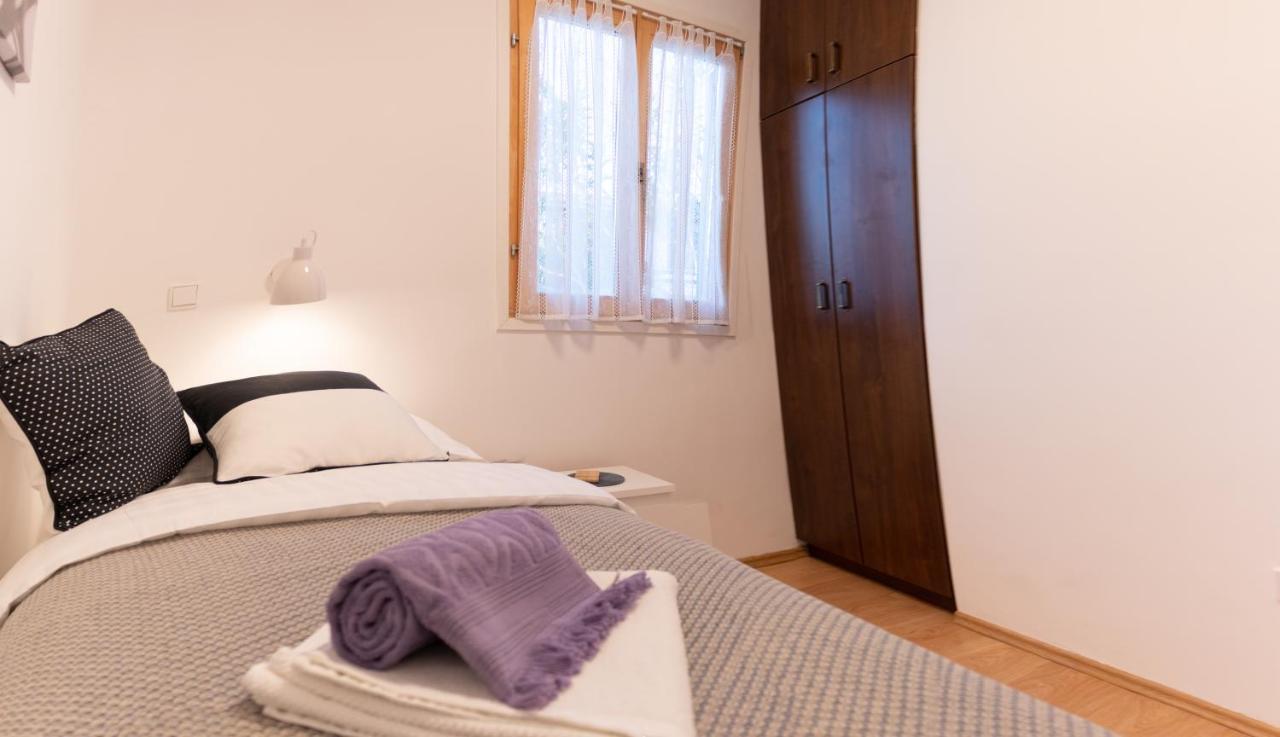 Apartments Summer Touch Petrcane Bagian luar foto