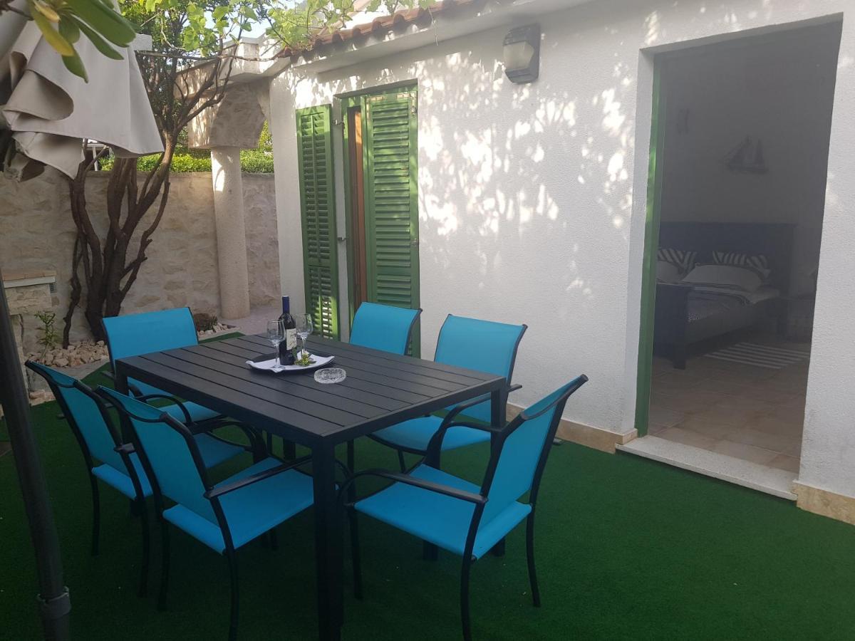 Apartments Summer Touch Petrcane Bagian luar foto