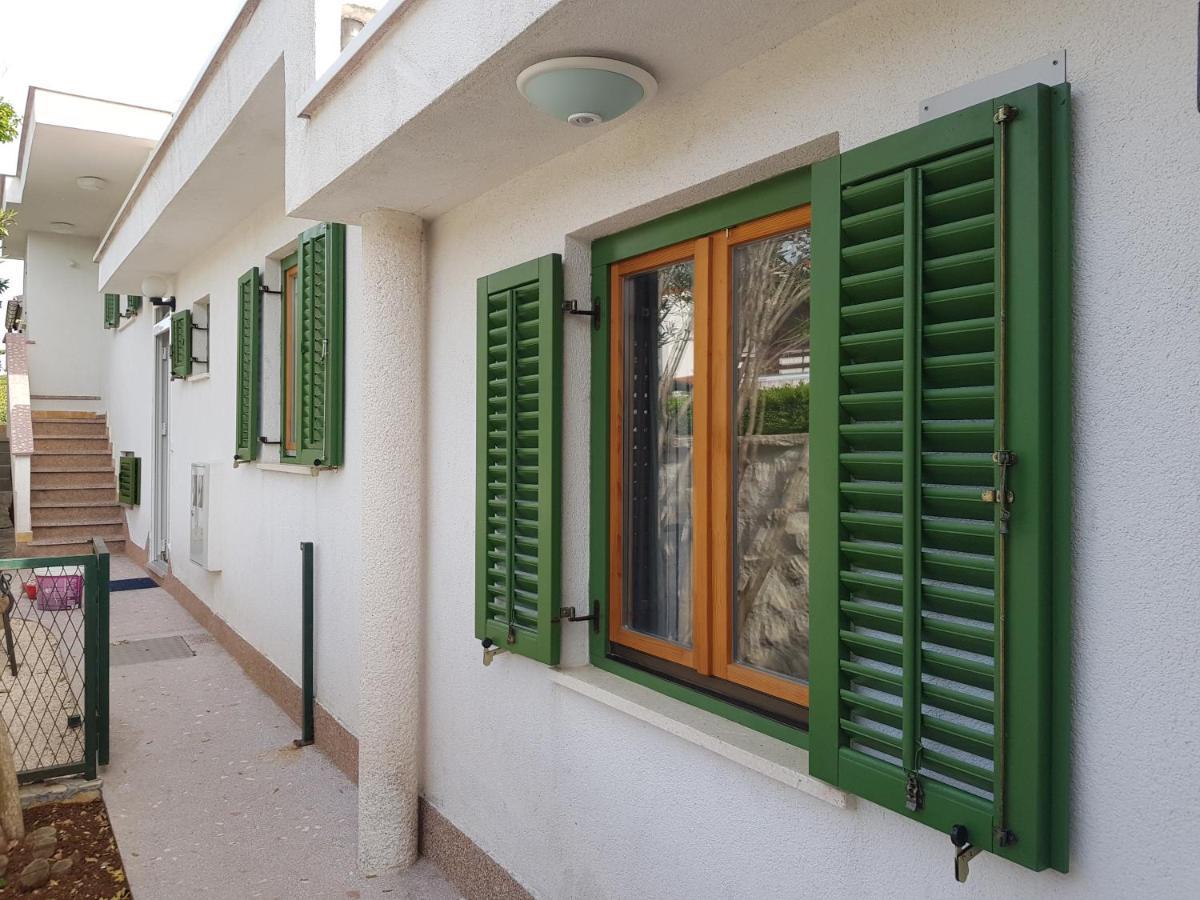 Apartments Summer Touch Petrcane Bagian luar foto