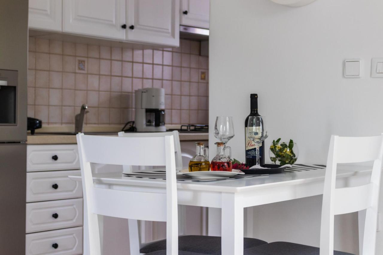 Apartments Summer Touch Petrcane Bagian luar foto