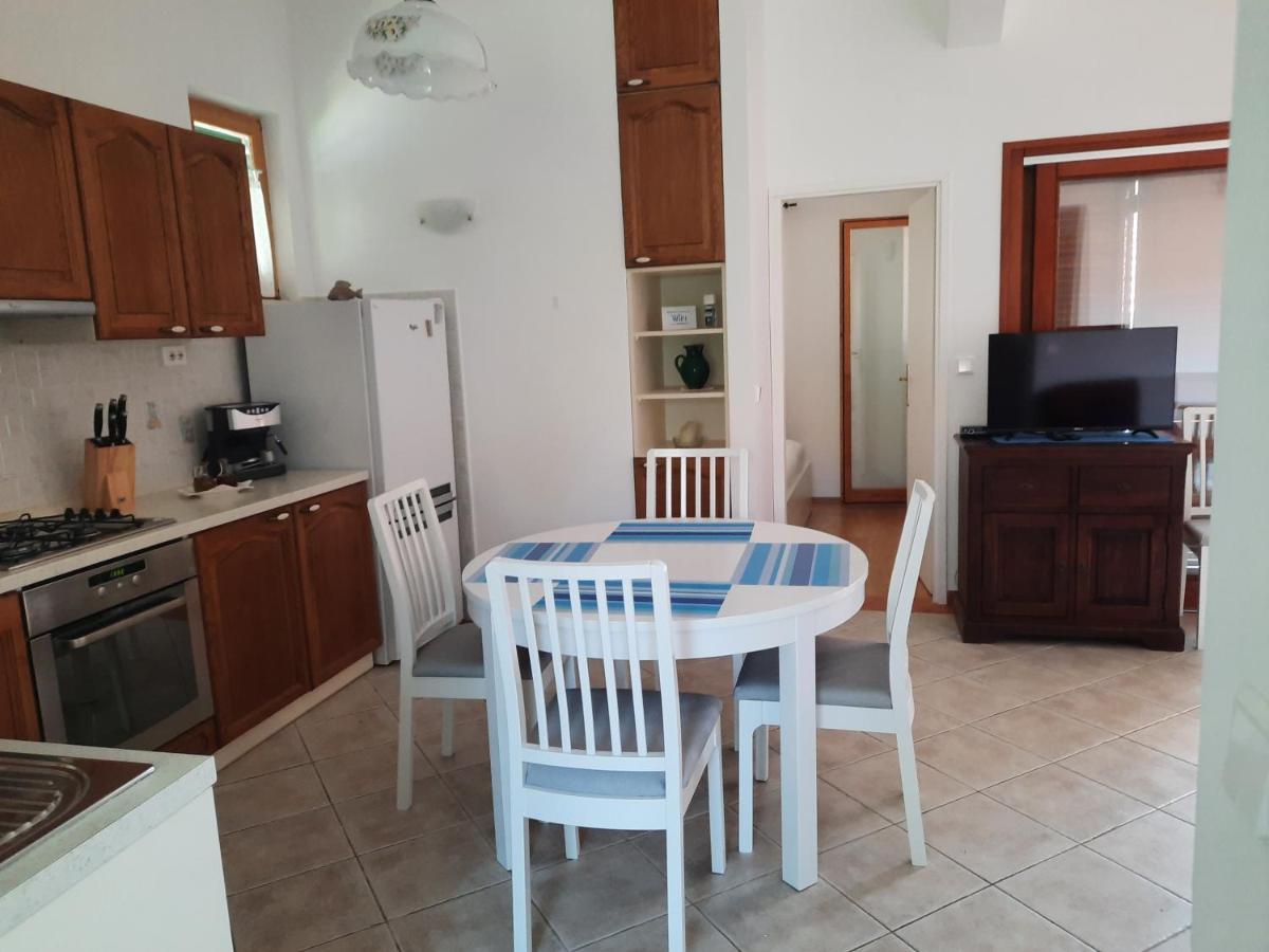 Apartments Summer Touch Petrcane Bagian luar foto